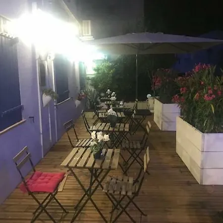 Ξενοδοχείο Le Castelet 2*