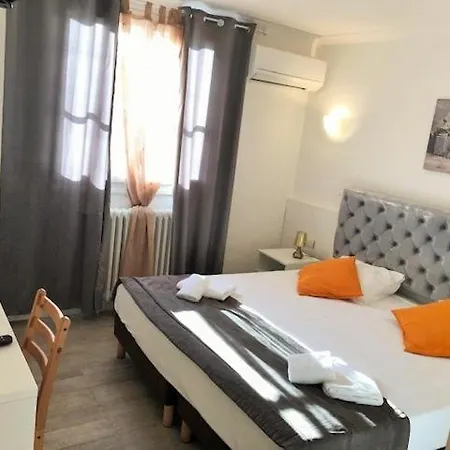 Le Castelet 2* Σαιντ-Μαρί-ντε-λα-Μερ